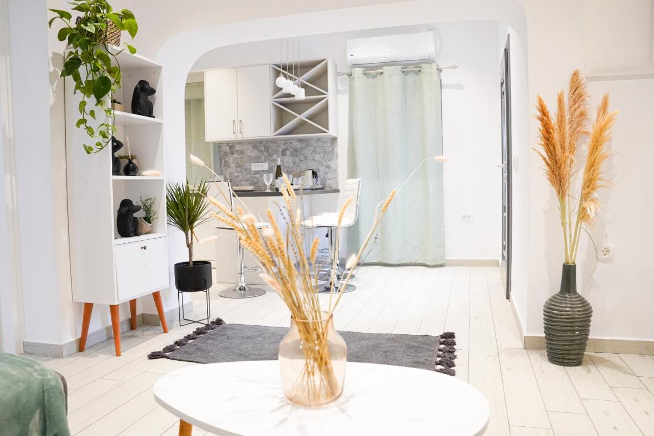 Sunstone Apartment ฟิรา ภายนอก รูปภาพ